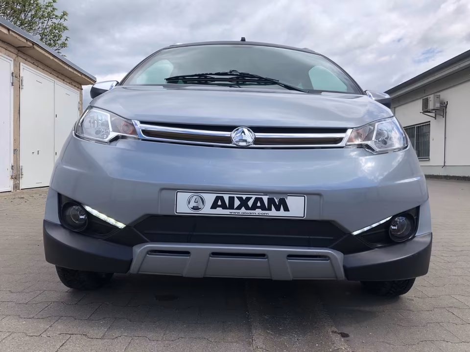 092812ed-66ce-46b7-9785-261a7ec38398 Aixam Crossover Premium – Image 1