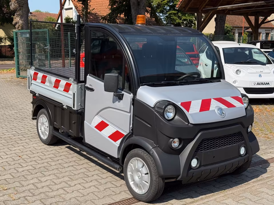 28e9121e-ee26-4e9f-9324-9a7caac62ef1 Aixam D-Truck plateau – Image 1