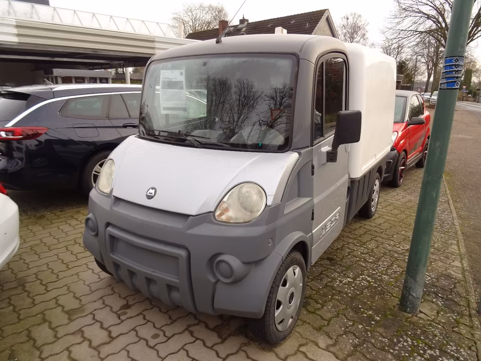 2b66eead-1f65-4bde-91fd-d07026982dd2 (1) Aixam Mega Truck Fourgon Automatique 45KMH – Image 1
