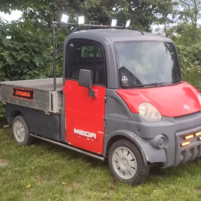 Aixam Mega Multi Truck avec carrosserie bâchée et coffre XXL